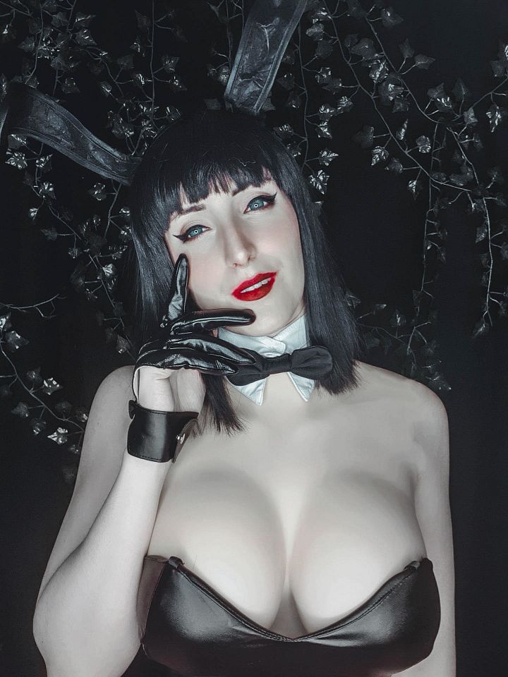 Nico Robin Bunny Suit product image (1)