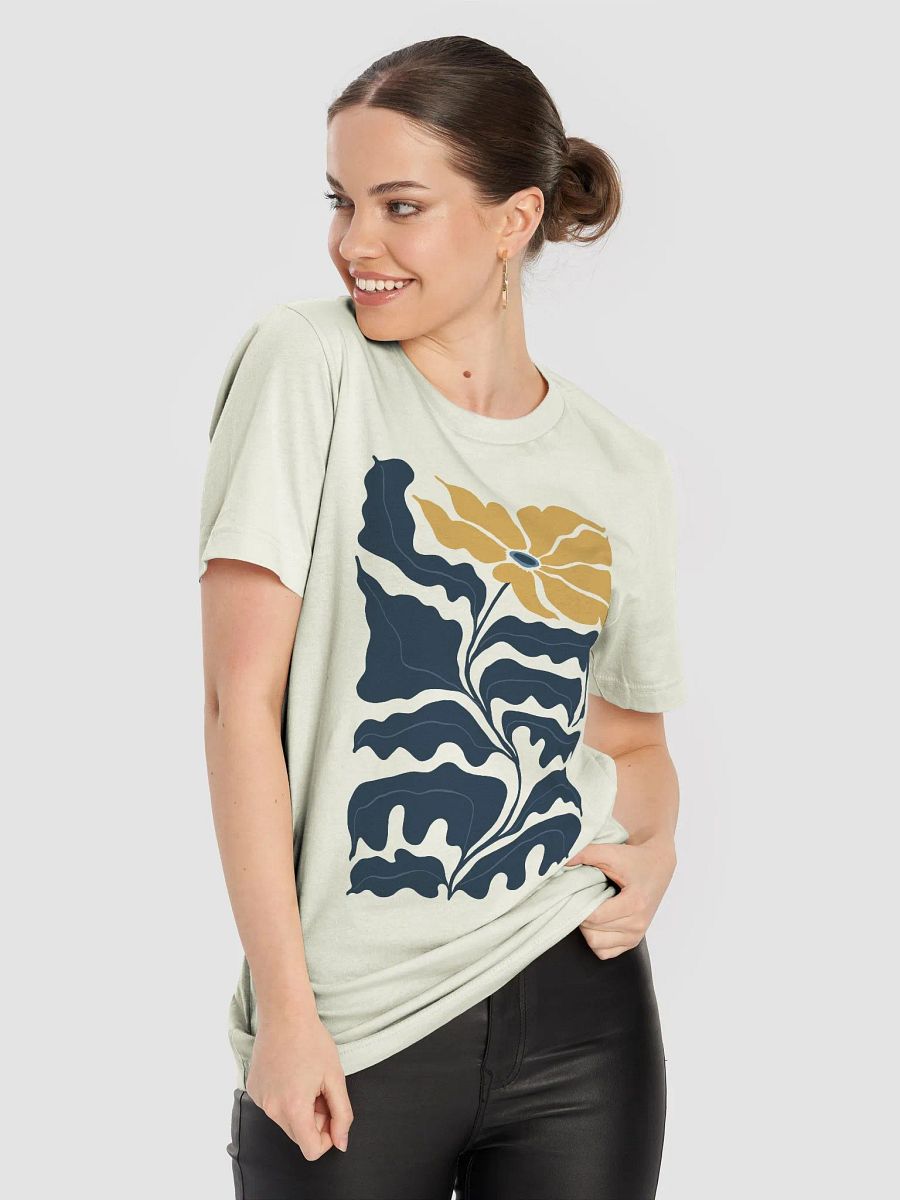 Elegance T-Shirt product image (8)