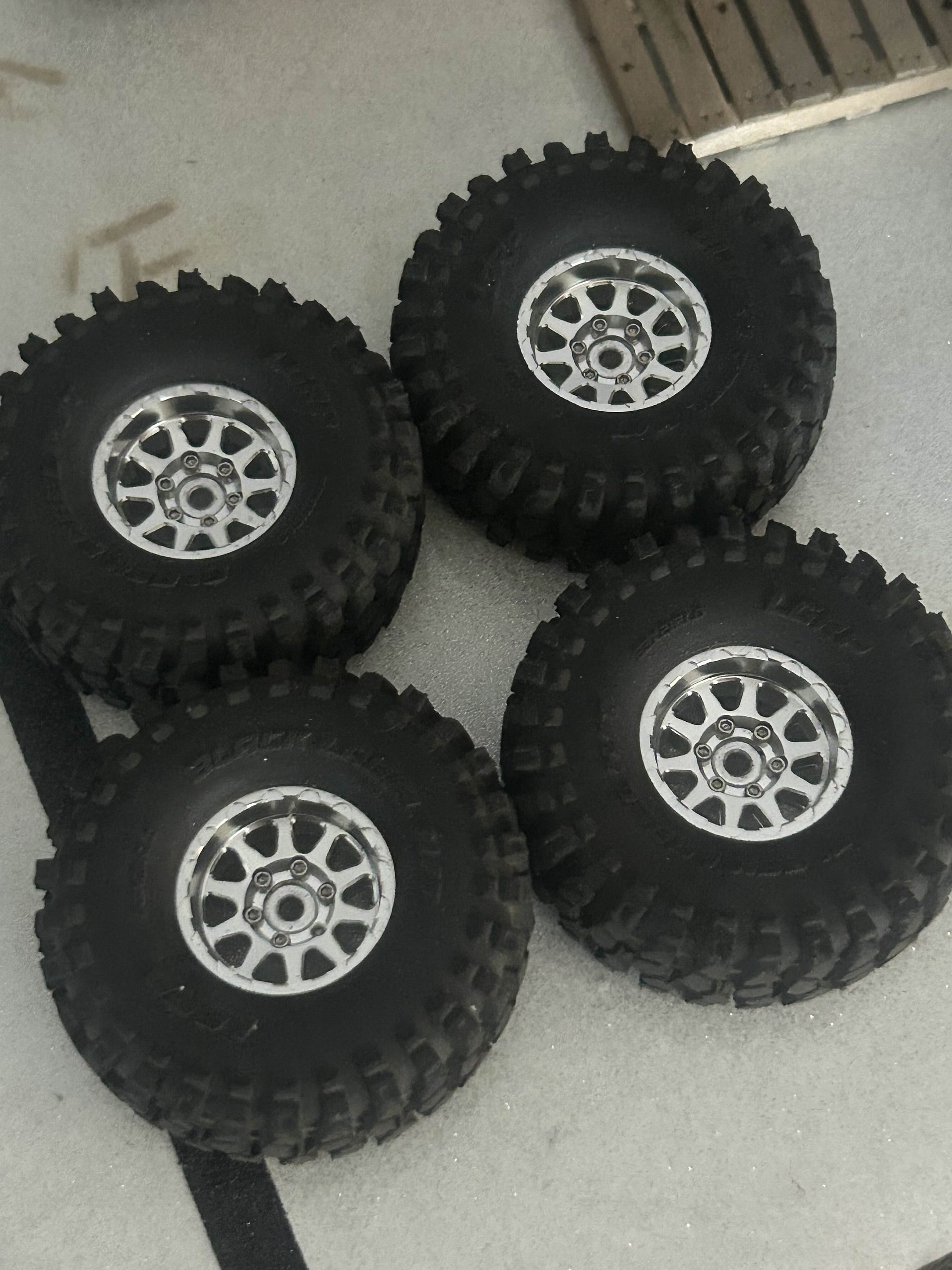 Robskii wheels / LGRP tires product image (2)
