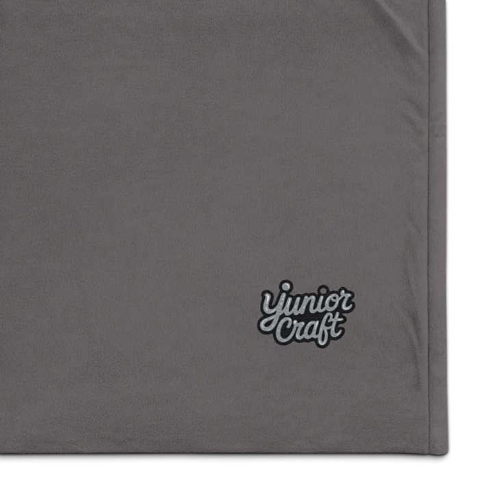 manta gris con las iniciales de Yjuniorcraft product image (1)