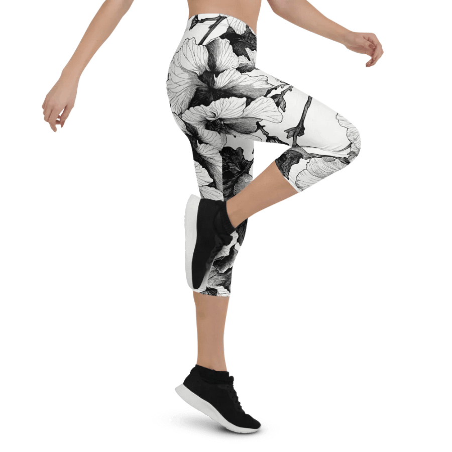 Hibiscus Harmony Capri Leggings product image (4)