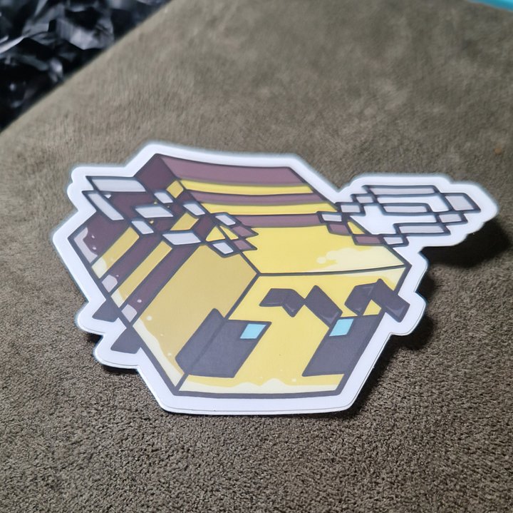 Pixel Bee sticker product image (1)