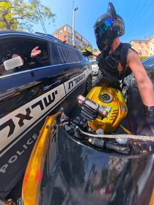 The police left the scene of the accident and I figured out what was going on. 🦇☠️ #bikertok #bikerlife #motovlog #reaction #prank #fun #moto #vlog #reactions #darkknight #gotham #batman #bikerboy #cosplayer #police  