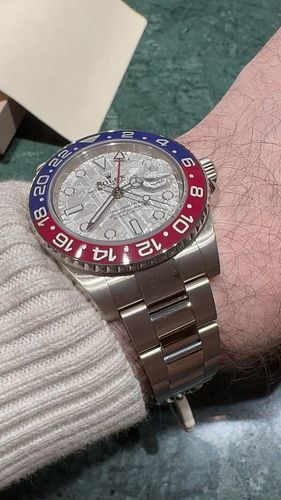 Your AD calls and offers you a Meteorite GMT-Master II at retail. What’s your response? ☎️👍👎

#rolex #rolexgmt #rolexgmtmaste...