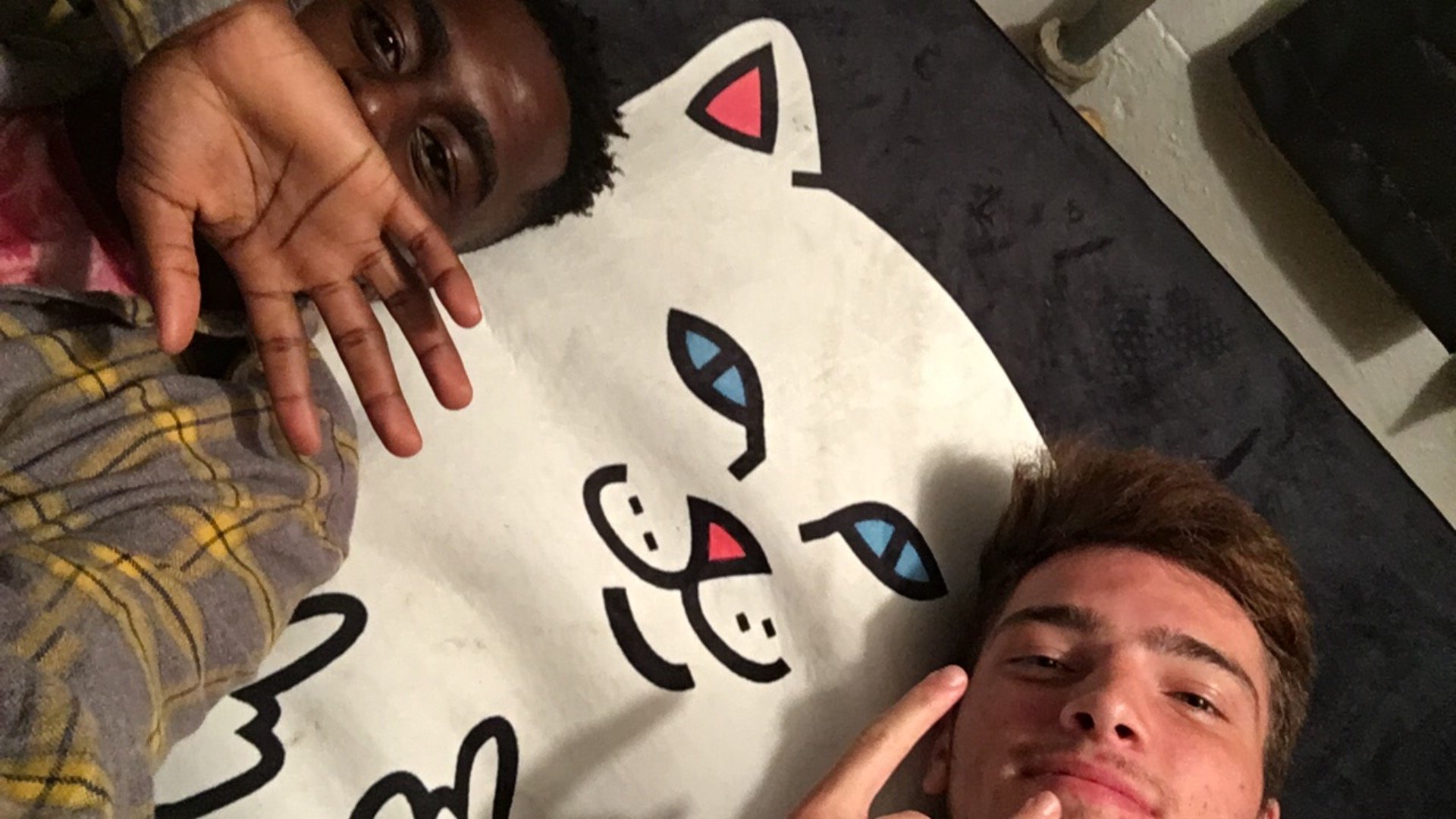 Simping on Glover NFT product image (1)