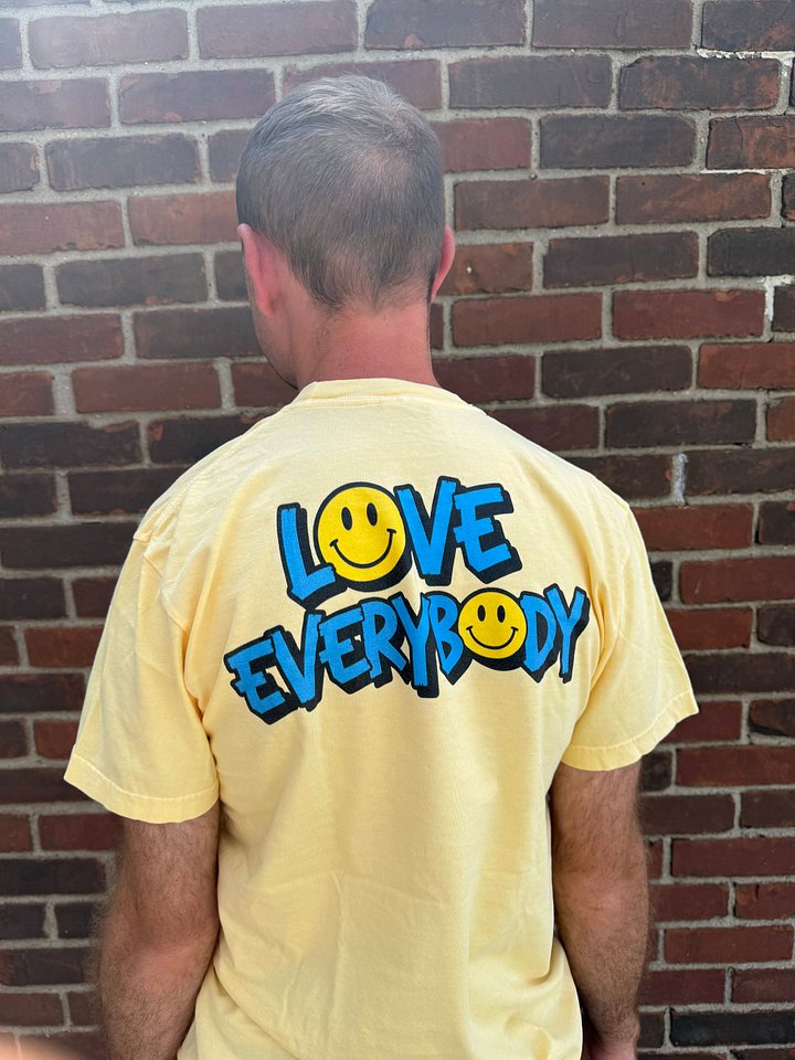 Love Everybody Shirt product image (2)