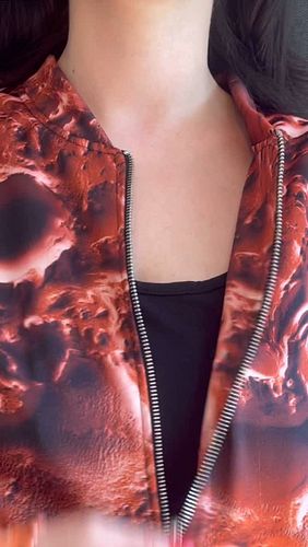 🔴 Discover Mars. Wear the future.
Where cartography meets cosmos.
Detailed maps of the Martian surface – now on wearable art....