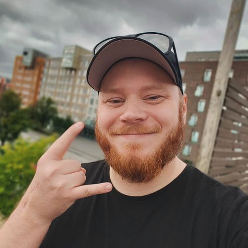 Elämäni ehkä paras typerä päätös luopua vakkarisopparista Helsingin Kaupungin nuorisopalvelun pelitoiminnassa ja ryhtyä täysp...