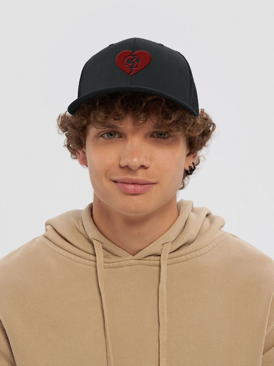 Broken heart skull hat product image (5)