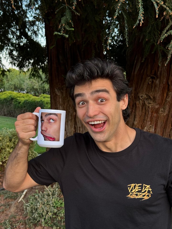 DA FACE MUG product image (2)