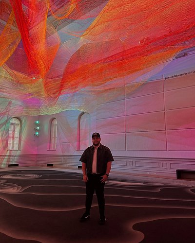 A day in DC soaking up the creativity. 🖼️

#renwickgallery #dc #washingtondc #exploredc