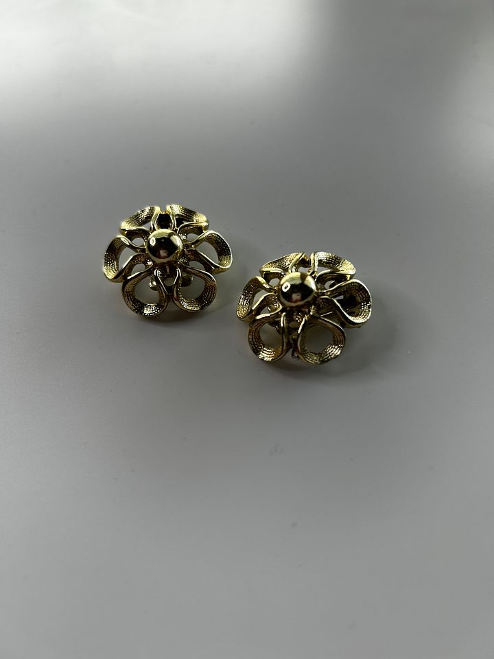 Vintage Gold Tone Coro Clip On Earrings product image (2)