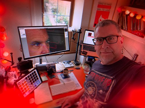 Motion tracking is quite time consuming… thank goodness for coffee & great tunes 🎵 🎶 ☕️ #imakeartystuff #art #youtube