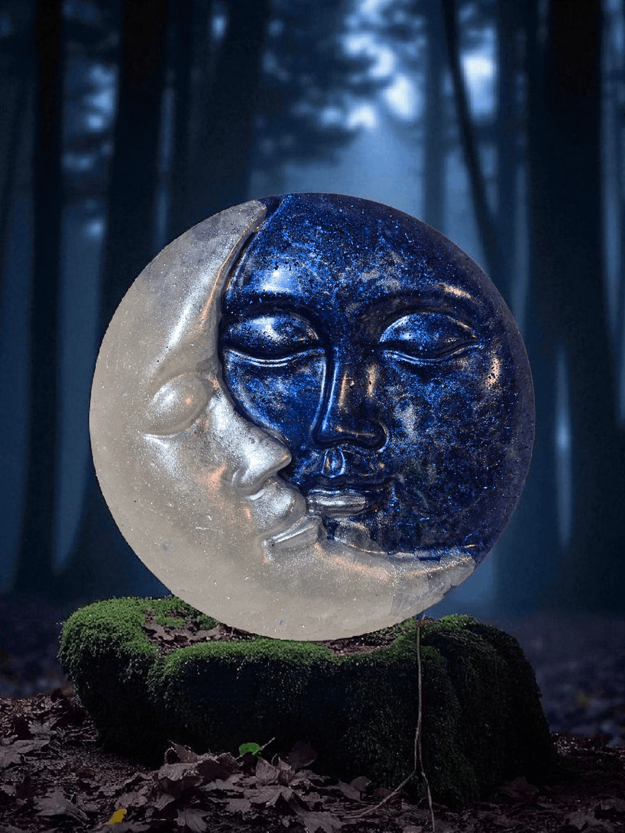Blue & White Faces of Nature Car Vent Clip product image (2)