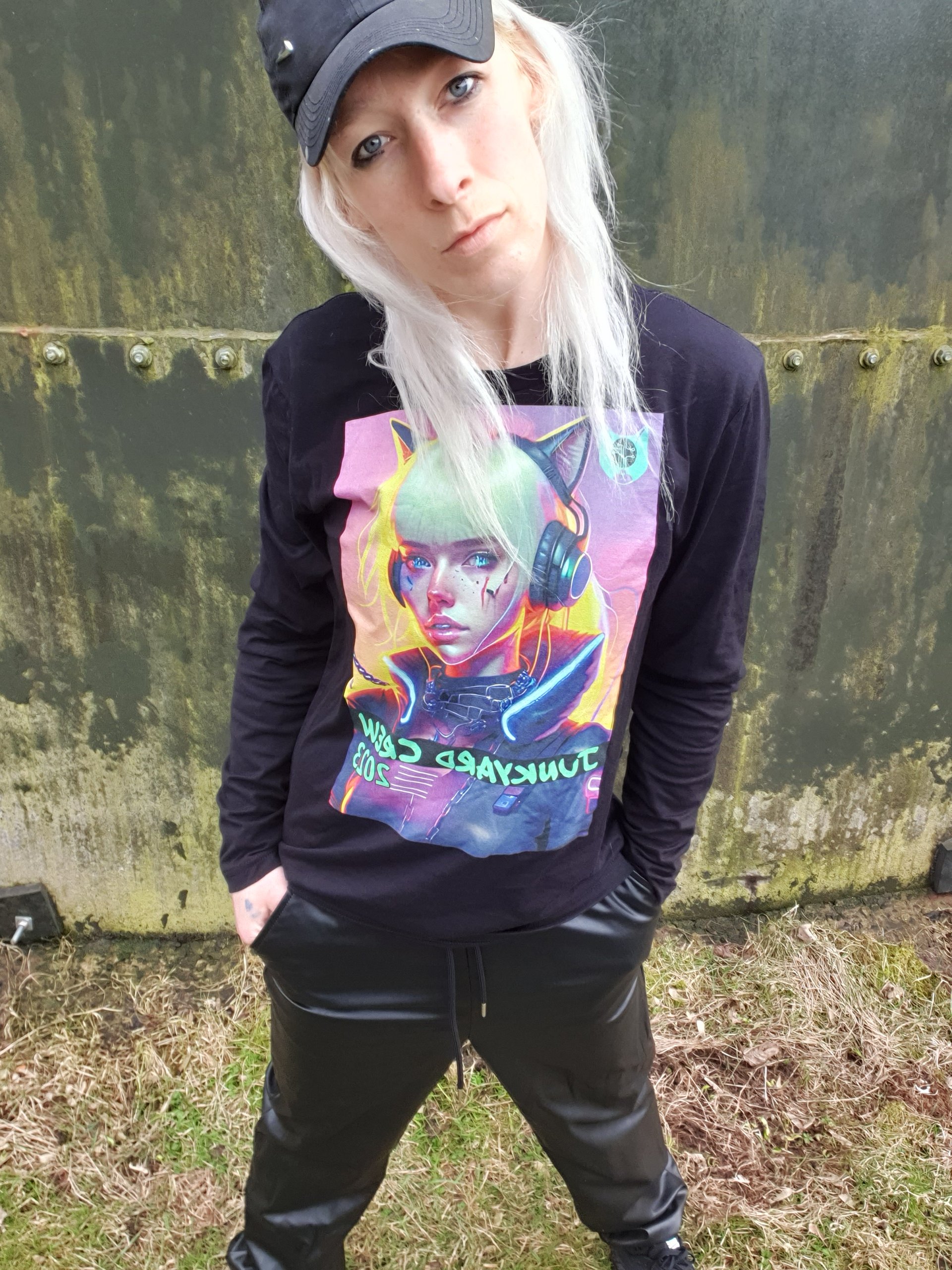 NEON FOUR Long-Sleeved Tee (US SHIPPING) product image (8)