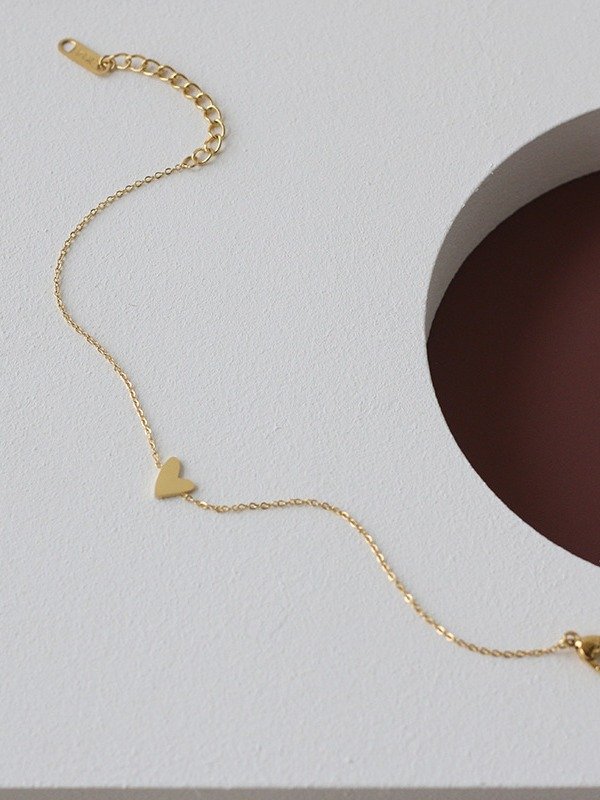 Asymmetrical Small Heart Bracelet | 18K Gold Plated product image (3)