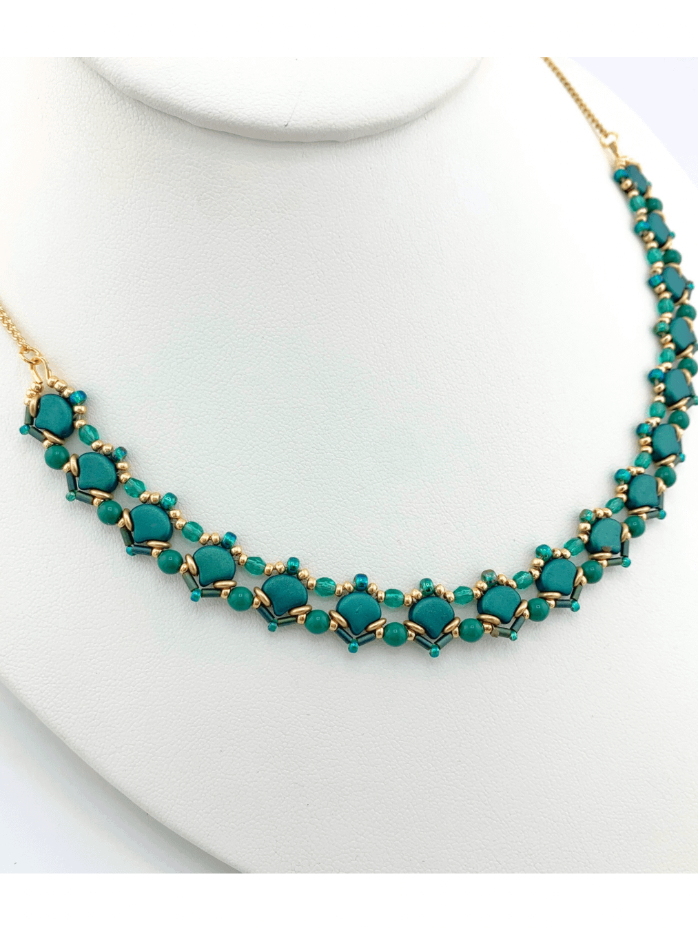 Queen’s Trellis Necklace Earrings Set - Green product image (5)