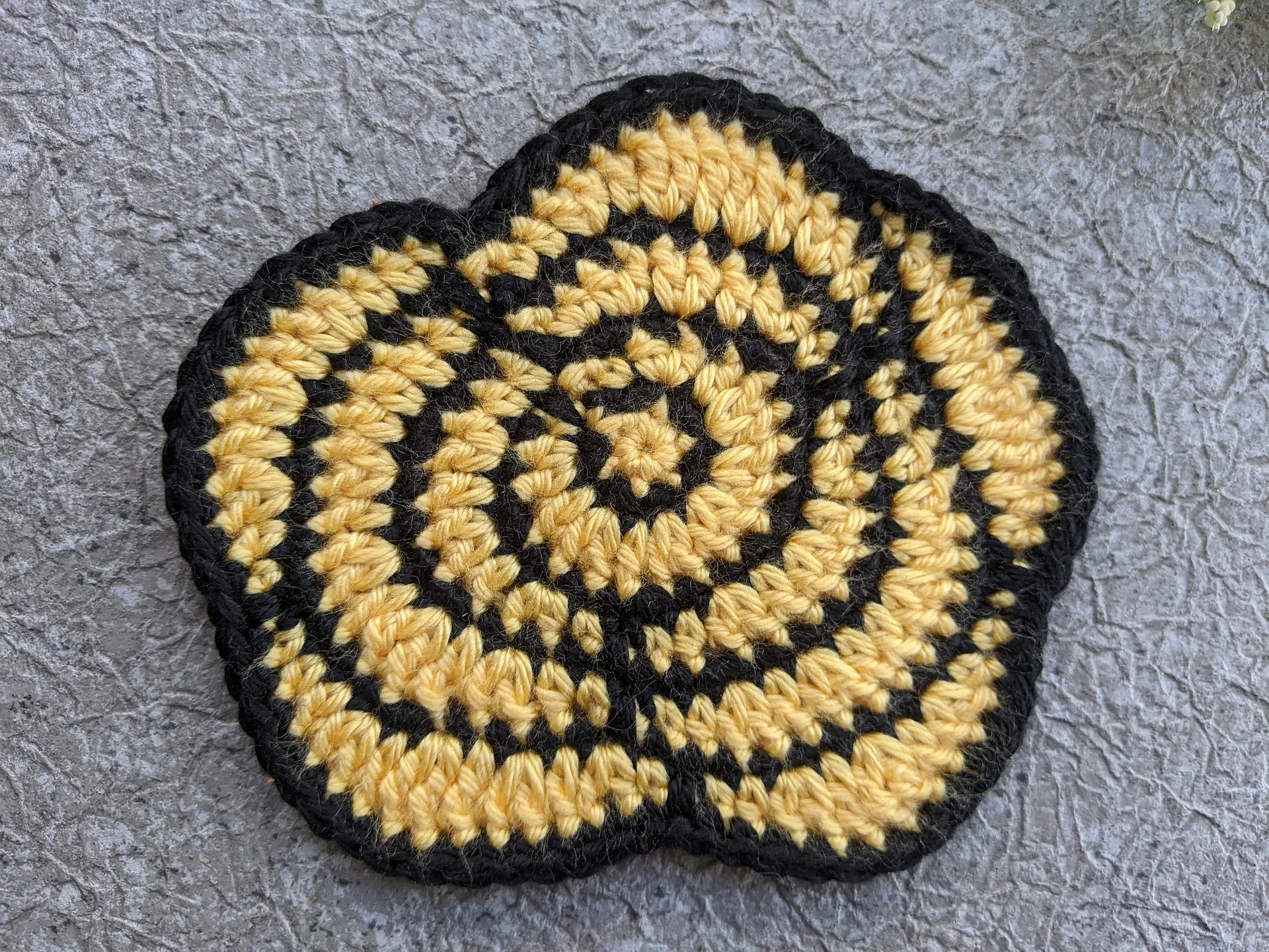 Crochet Two-Color Rose Pattern product image (8)