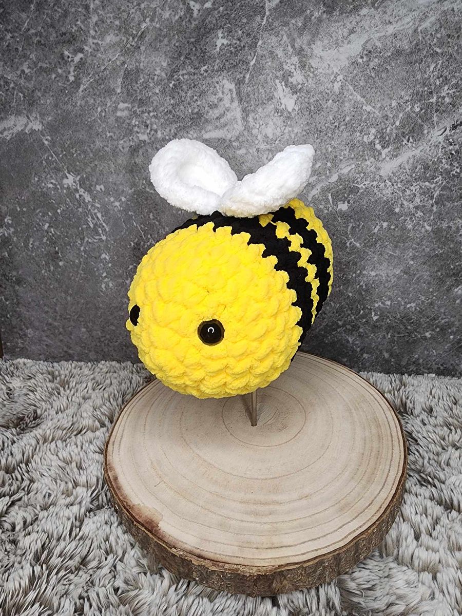 Bee product image (1)