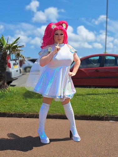 Iridescent? For pride month? Groundbreaking 🩷🩵
@torbaypride was AMAZING!! Absolutely honoured to have taken part in my hometo...