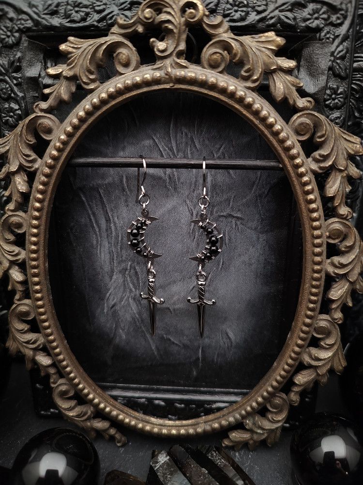 Earrings Swords - Onyx Moon Daggers product image (4)