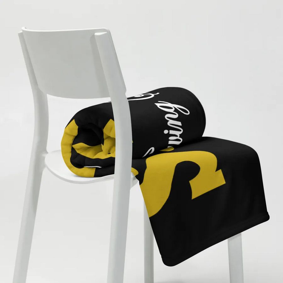 Pepe's Tow Blanket - Black product image (9)