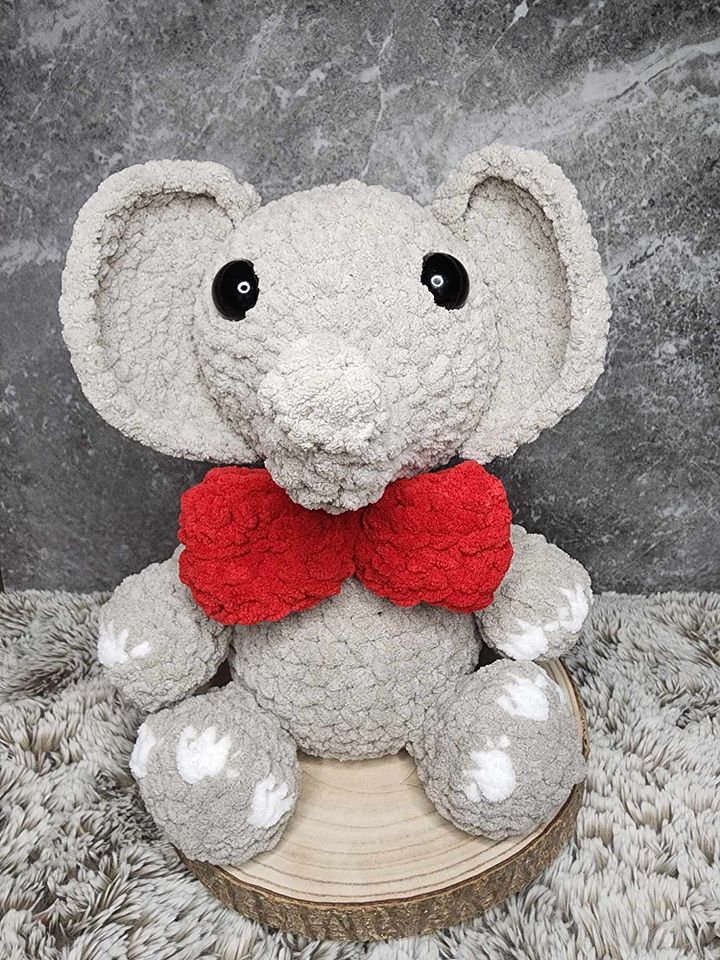 Sitting Elephant product image (1)