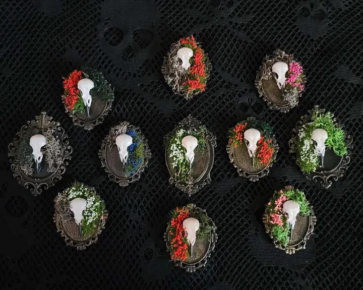 Crow Magnet product image (1)
