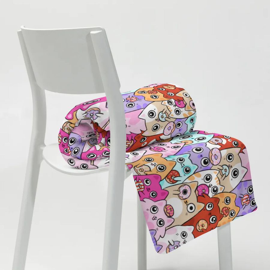 Whimsical Cat Faces and Doughnuts Throw Blanket product image (5)