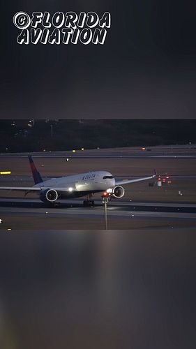 Airbus A350 Night Landing at Hartsfield-Jackson Atlanta Int'l Airport - Plane Spotting in 4K
 
 #airplanespotting #planespott...