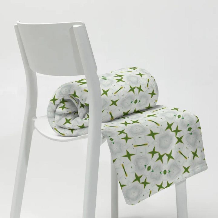 Geometric Star Pattern Throw Blanket product image (1)