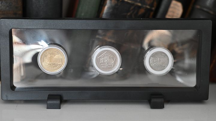 اخر اصدار من العملات المعدنية السورية 1996 - 2003 product image (1)