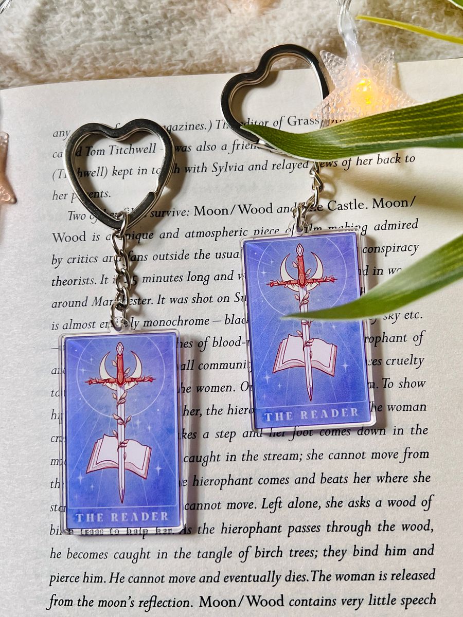 The Reader Tarot Card Acrylic Keyring product image (3)