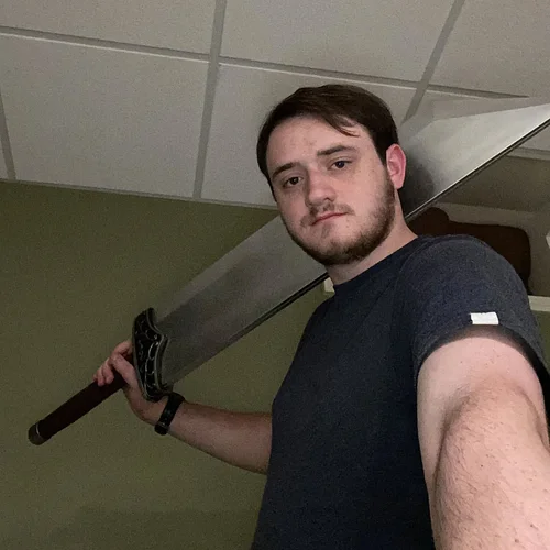 Better to day this late than not at all but BeeMajor turned 22 September 4th this year! Happy belated birthday to him