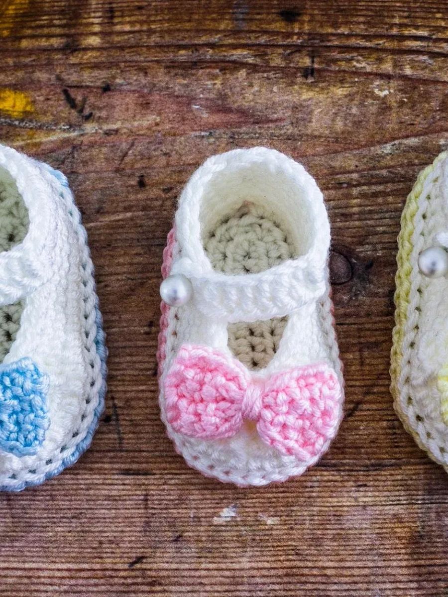 Crochet Pattern: Sweet Baby Shoes (with Bow) product image (5)
