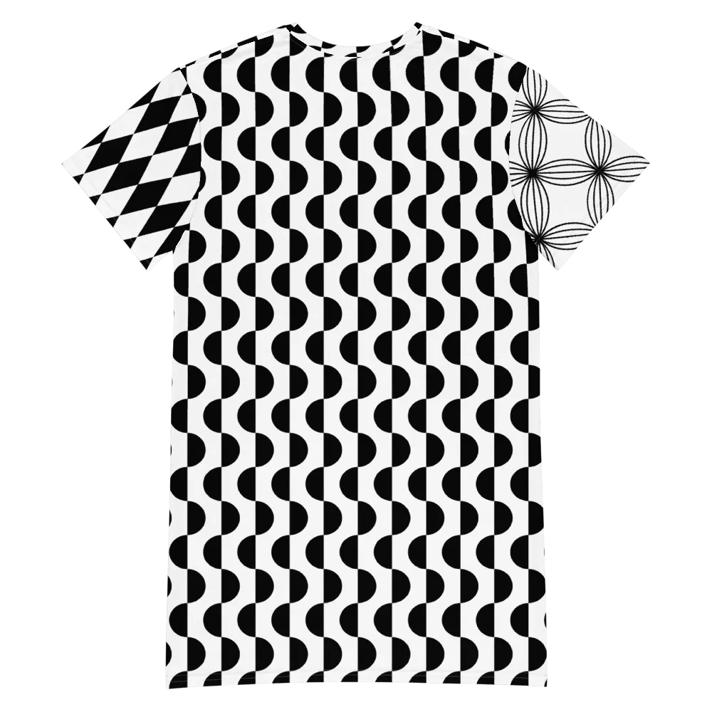 All-Over Geometric Black & White Oversized T-Shirt Dress product image (9)