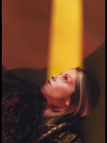 @tony.muhin is an LA-based photographer with a style that feels strikingly raw and effortlessly polished.

Whether he’s captu...