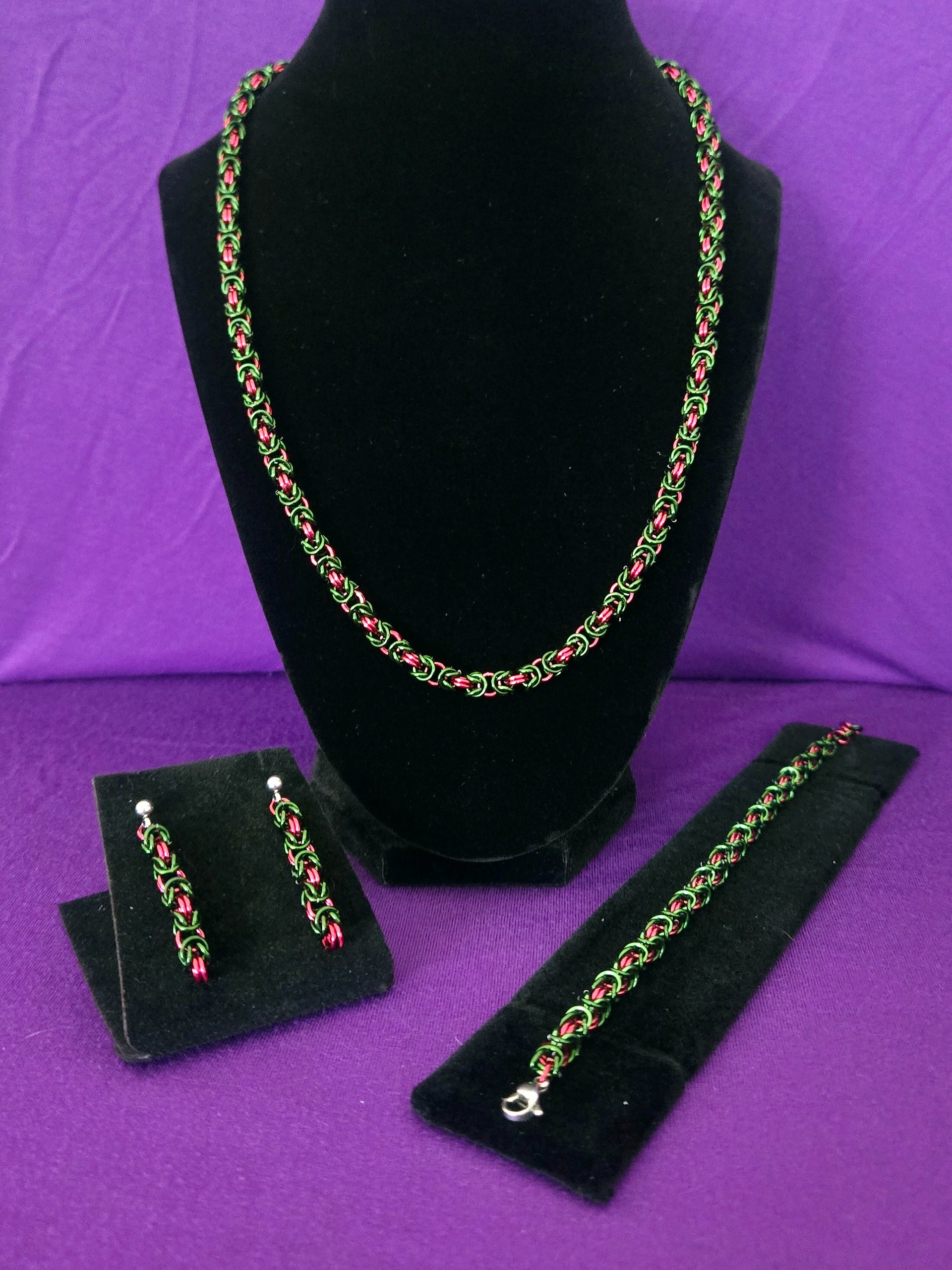 Chainmail Jewelry Set - Green & Red product image (1)