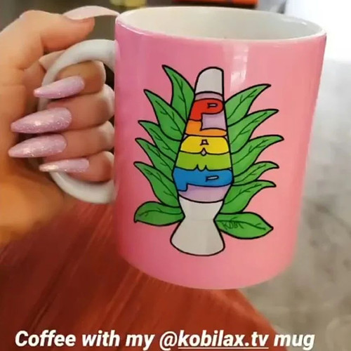 Love seeing you posting your new kobigoods merch! Keep tagging us wearing/using your merch we love to see ittt !! 🤗

#twitchs...