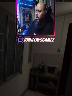 damn near jumped out my seat. Haunted room 205. #fyp #jumpscare #horrorgames #twitchclip #rainplaysgames 
