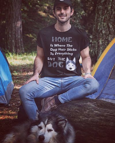 They have hair and it's evewere 😉. Tag your friends, who always goes with dog hair on their clothes 😀😀😀🐕🐾
.
.
.
.
#dogoftheda...