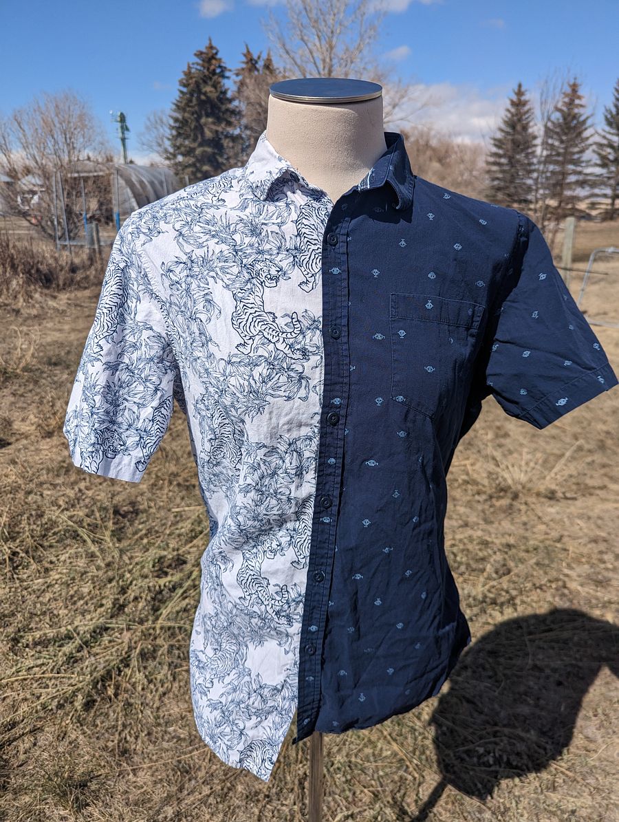 tigers and aliens split shirt ( X of 2) product image (3)