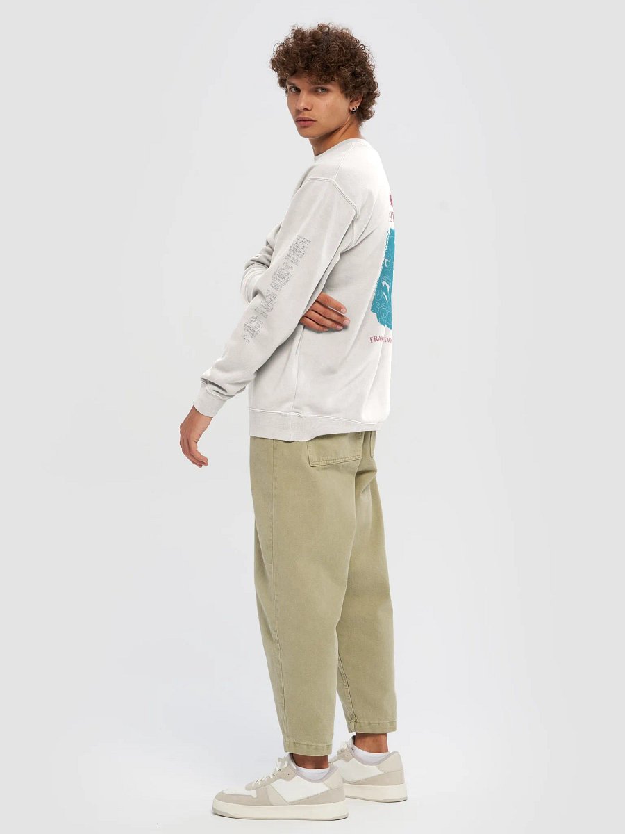 Mantra crewneck 2 product image (6)
