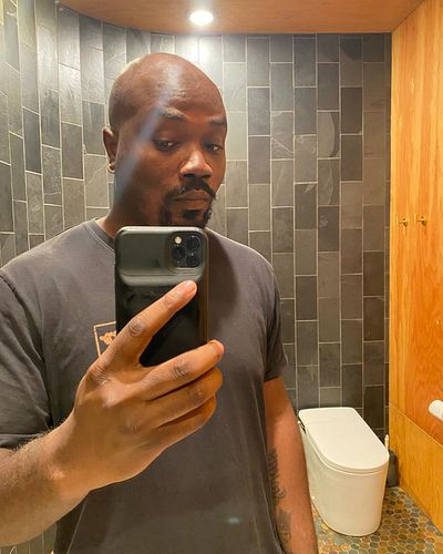 Fucked up my shape up on my beard, now we’re here . “Surprise Motherfucker” 😂😂 

Happy Thanksgiving Everyone
