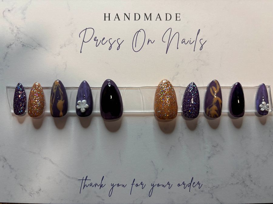 Handpainted 'Peanut Butter and Grape Jelly' Press On Nails product image (1)