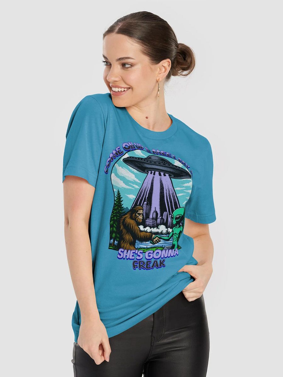 Mythical Bigfoot & Alien Encounter T-Shirt product image (9)