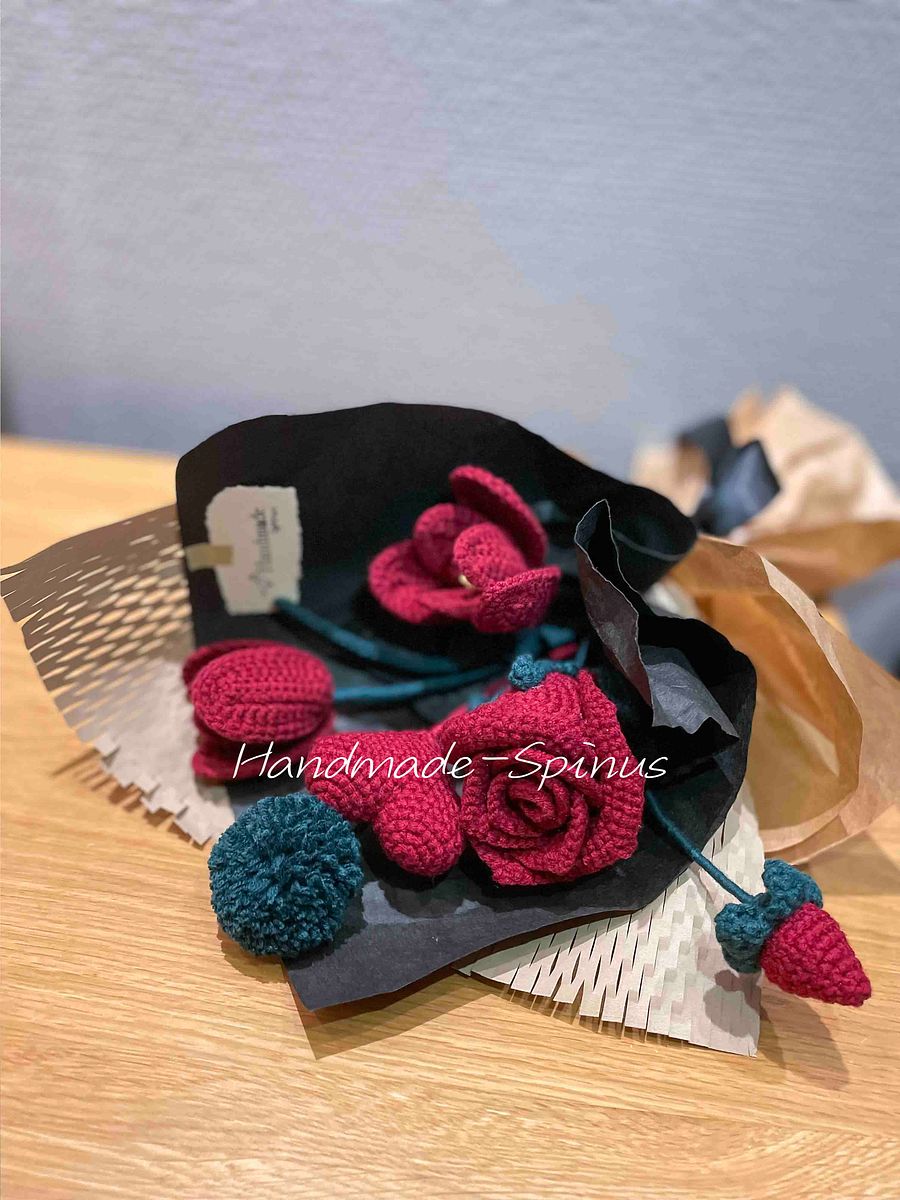 Love Red Rose Crochet Knit Bouquet product image (3)