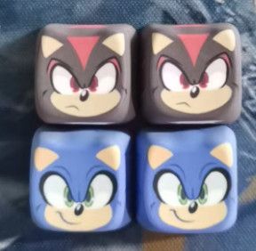 Sonic / Shadow Shaped Keycap Keychain - PREORDER product image (1)