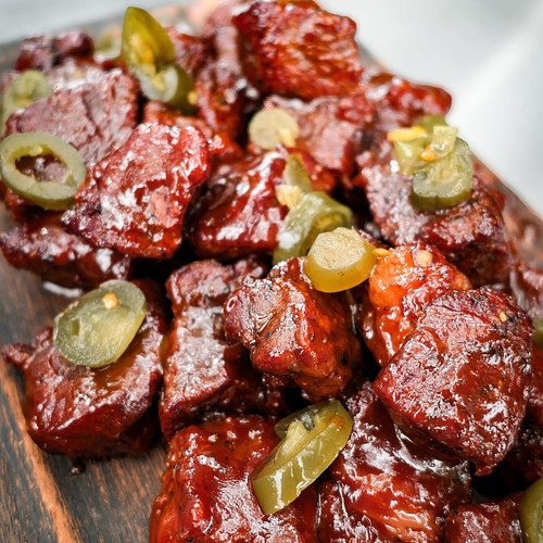 𝗖𝗔𝗡𝗗𝗬 𝗝𝗔𝗟𝗔𝗣𝗘𝗡𝗢 𝗕𝗨𝗥𝗡𝗧 𝗘𝗡𝗗𝗦
Sometimes a tray of “poor man’s” burnt ends gets the job done, but why just “get the job done”. Tak...