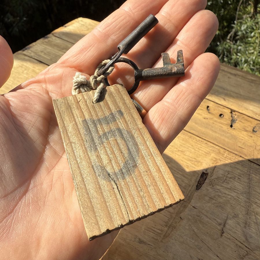 🎎 Antique Japanese dormitory key set - Yamada Room 5 | Japan Antique Roadshow product image (8)